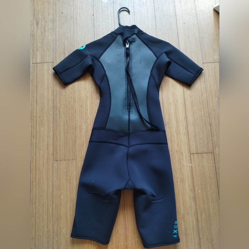 Wetsuits - Picture 2 of 5